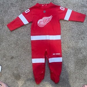 NHL red wings footie onesie 6-9 month